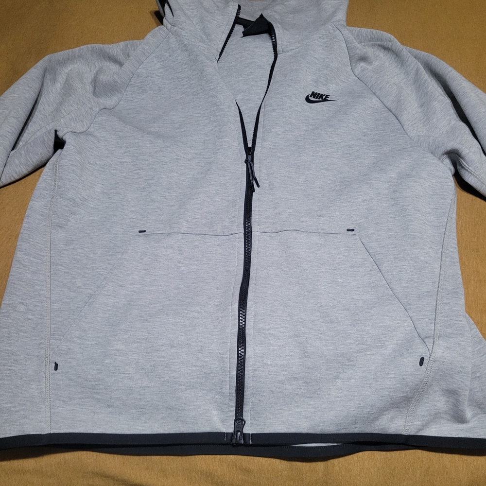 Nike Gray Zip-Up Hoodie - Picture 5 of 9